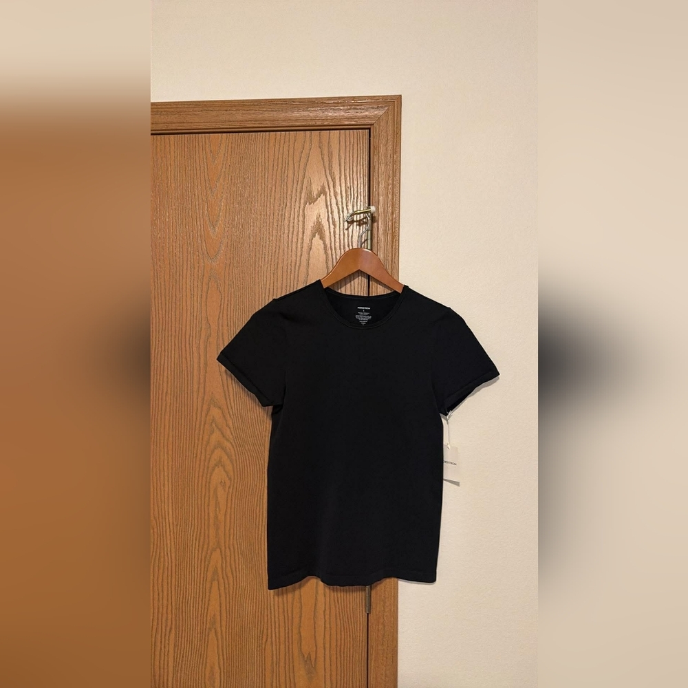 NWT Nordstrom Black Short Sleeve Crewneck Tee